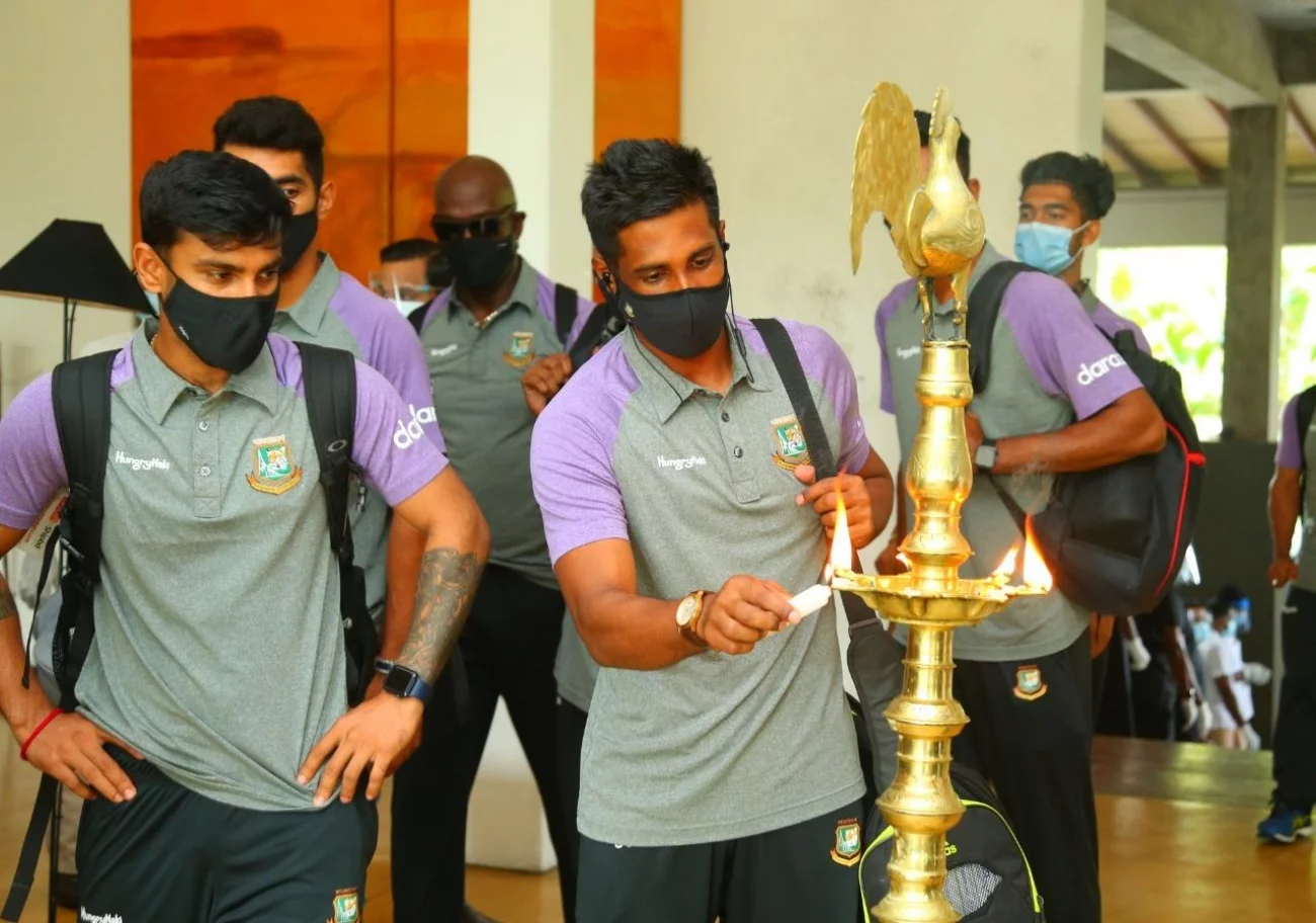 Bangladesh cricketers reach Sri Lanka for Test series