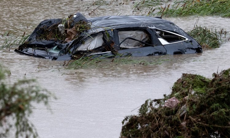 At least 10 dead in flooding in Texas