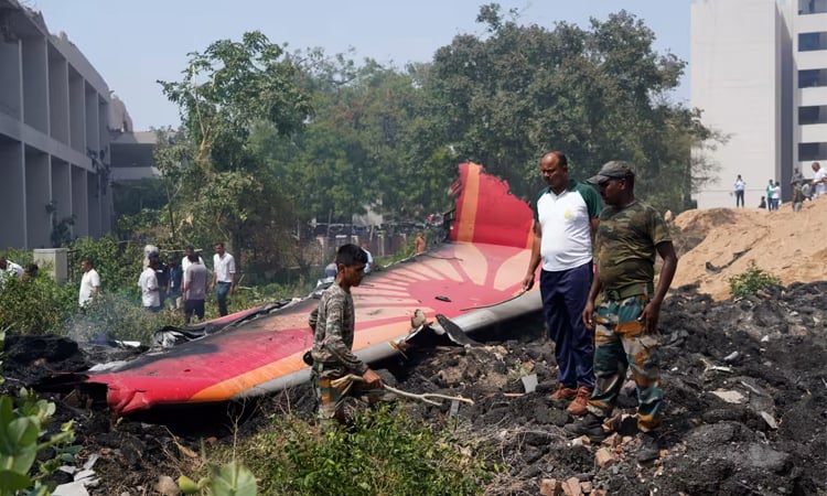 India plane crash death toll rises to 279: police source