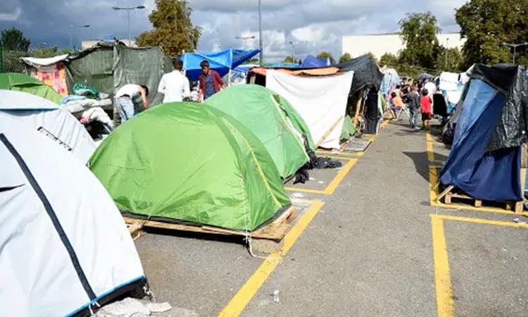 Gunfire kills one near France migrant camp