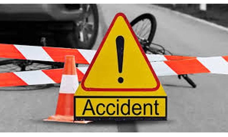 Traffic police among two killed in Gopalganj road accident