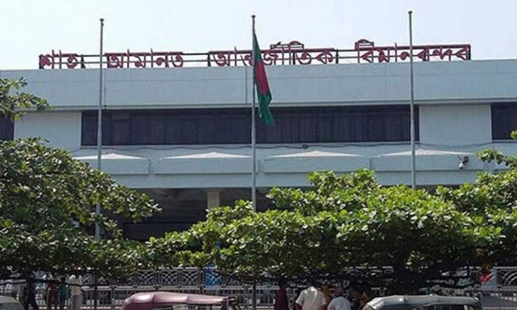 Electric cigarettes, accessories seized at Ctg Airport