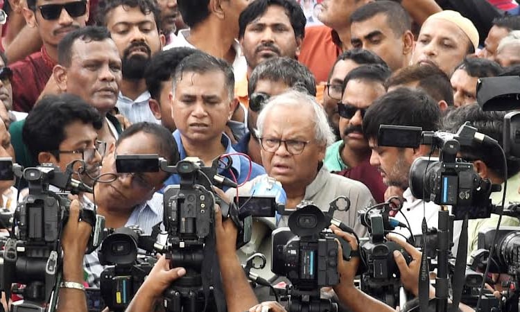 Rizvi demands trial of 3 former CECs