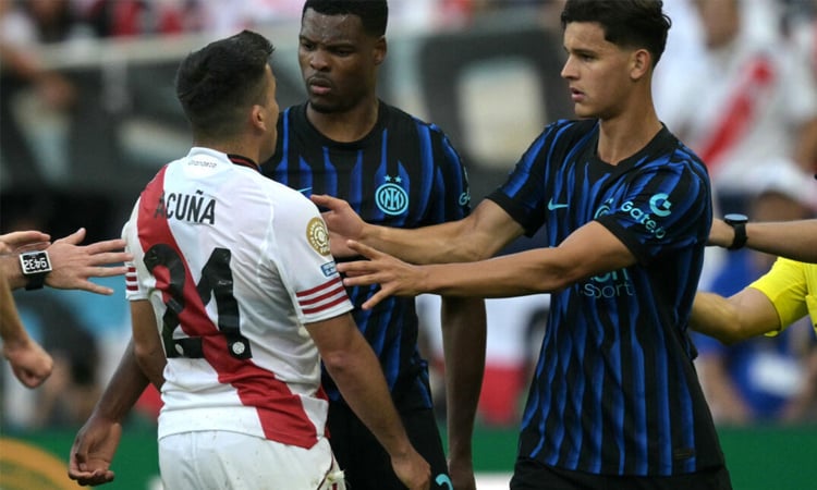 'Battle of Seattle' as Inter down nine-man River to advance