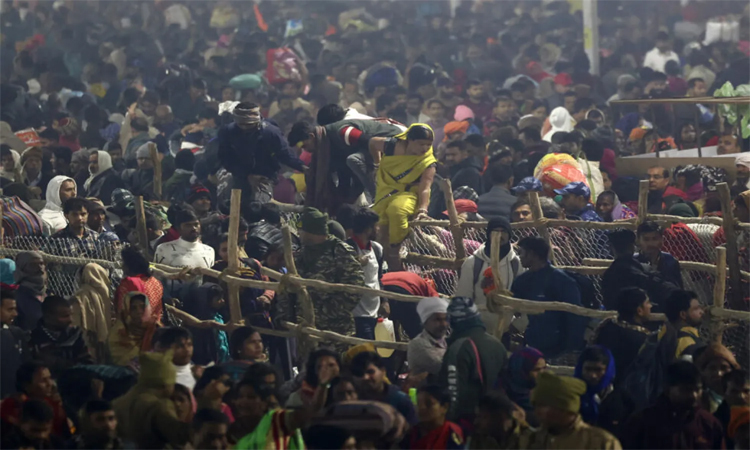 Festival stampede kills three near Indian temple