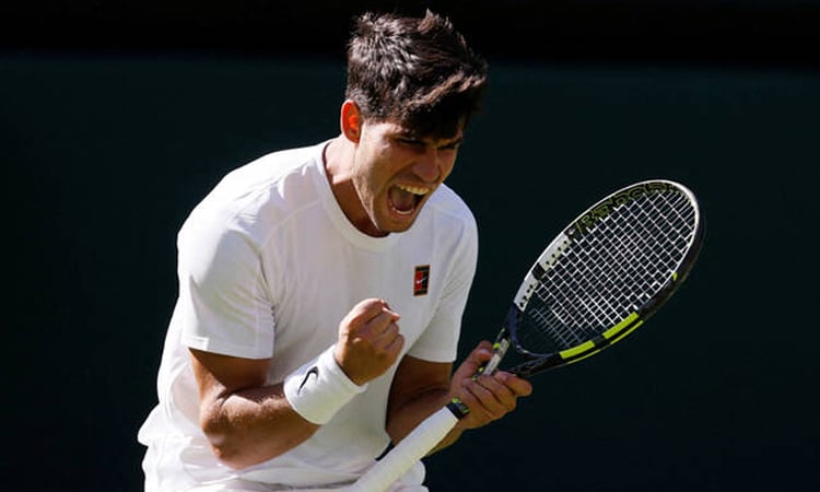 Alcaraz survives, Sabalenka cruises on Wimbledon's hottest opening day