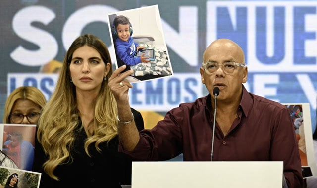 Venezuela accuses US of 'kidnapping' 18 migrant children