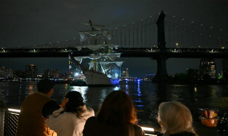 Damages to Mexican ship that hit NYC bridge exceed $500,000: probe