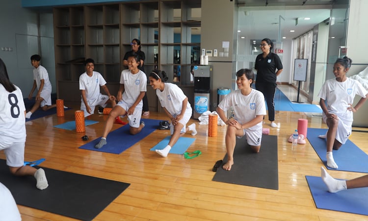 Women's booters go through recovery session