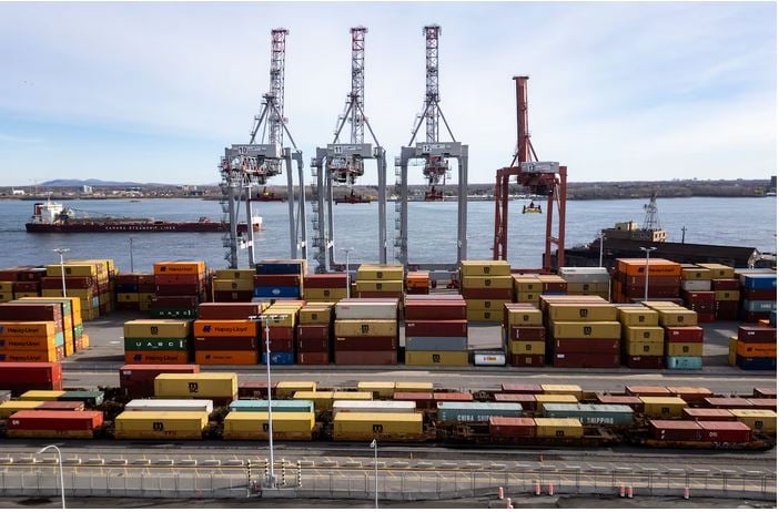 Canada trade with US drops to 'one of the lowest proportions on record'
