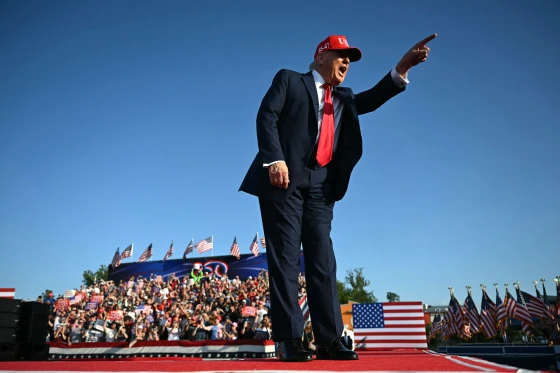 Trump uses anti-Semitic slur in victory rally