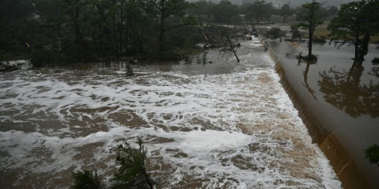 Desperate search for missing girls as Texas flood death toll rises