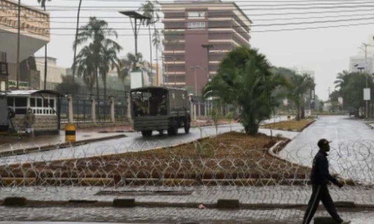 Nairobi tense as large police presence blocks protesters