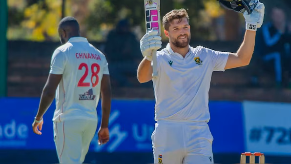 Mulder stops short of Lara Test record before Zimbabwe collapse