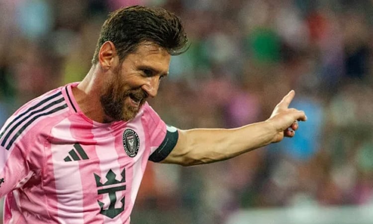 Messi brace buoys Miami in 2-1 MLS victory over New England