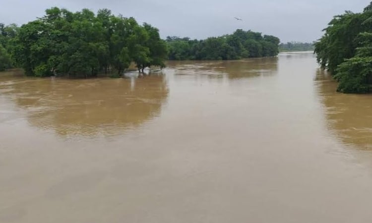 Gomti River water level rising, 583 shelters ready