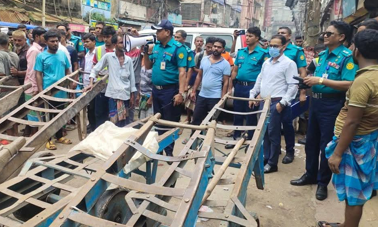 DMP conducts mobile court drives in Mitford, Babubazar