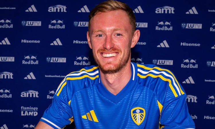 Leeds sign midfielder Longstaff from Newcastle
