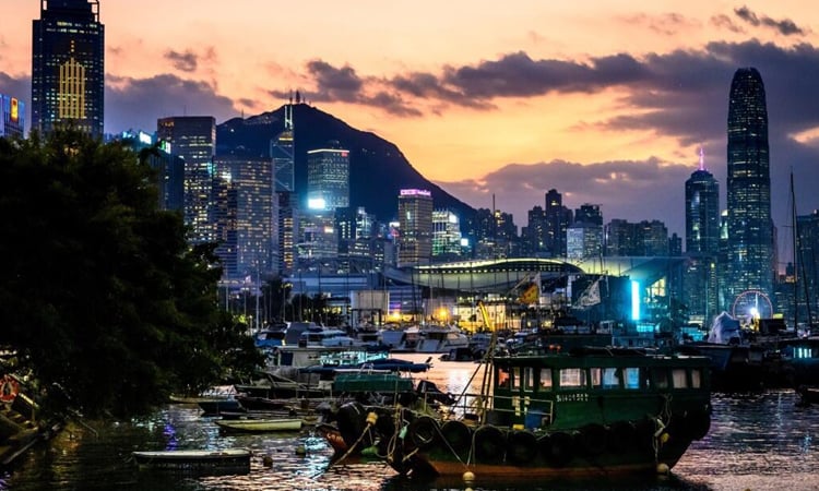 Hong Kong leads stocks higher, yen gains as Ishiba vows to stay
