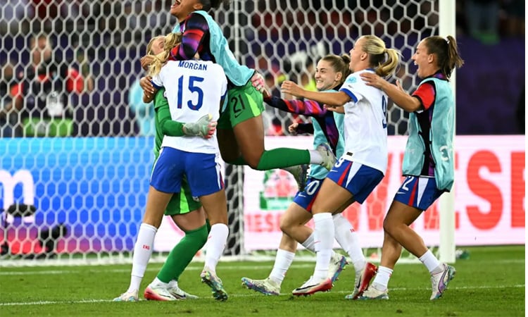 England face dark horses Italy with sights set on Women's Euro final