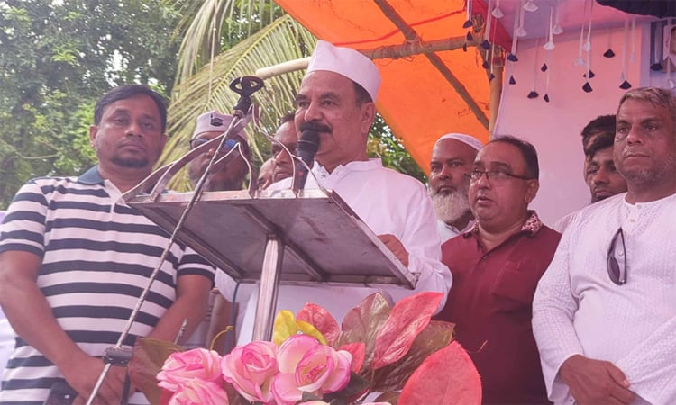 Politicians must ensure dignified living for people of all religions: Gayeshwar