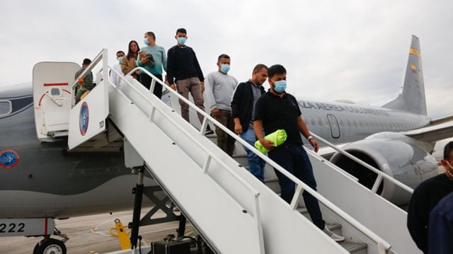Venezuelan man begins suing US over deportation to El Salvador