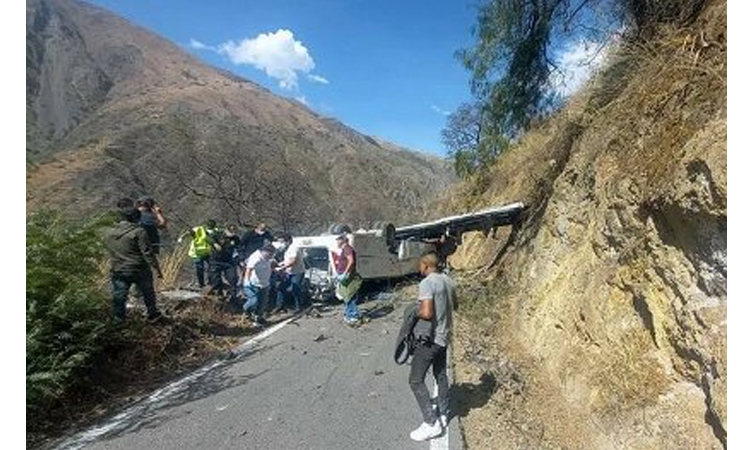 Bus crash in Peruvian Andes kills 15