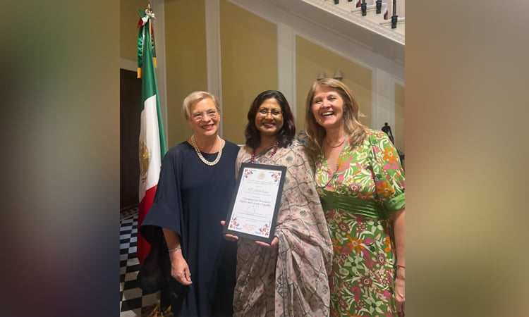 Abida awarded 'Women in Diplomacy' in London