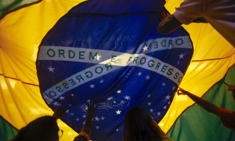Brazil Central Bank holds interest rate as tariffs loom