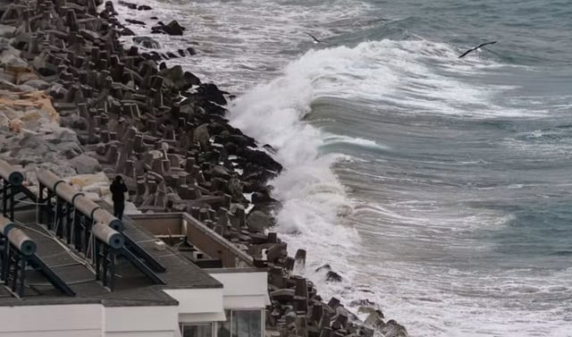 Chile evacuates over 1 million from coast over tsunami risk