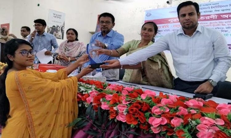 Certificates distributed among meritorious students in Manikganj