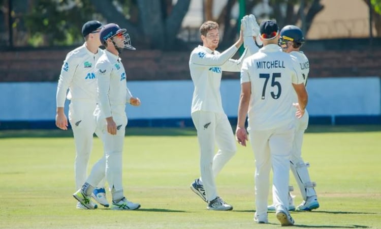 Santner takes four as New Zealand win by nine wickets