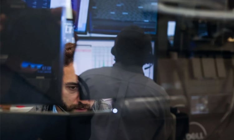 US stocks fall after weak July jobs data