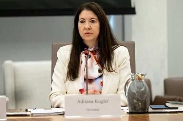 US Fed governor to resign early at critical time for central bank