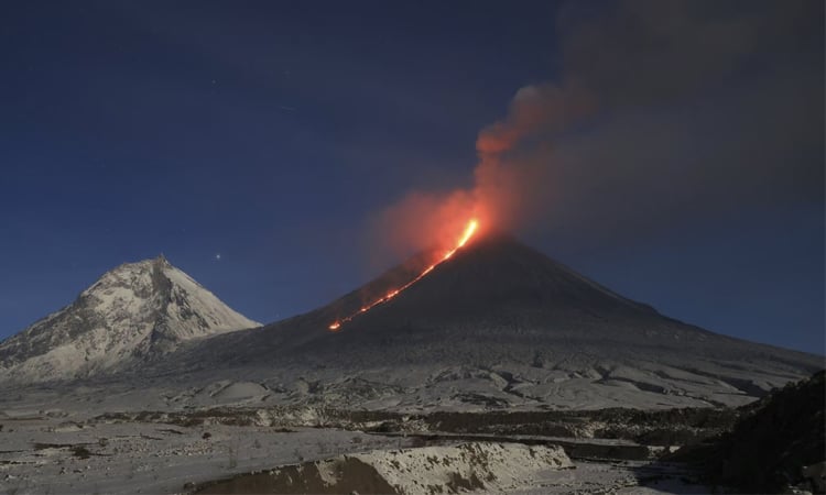 Dormant Russia volcano erupts for first time in 450 years