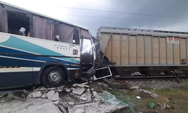 Russian train slams into bus, killing one and injuring 11