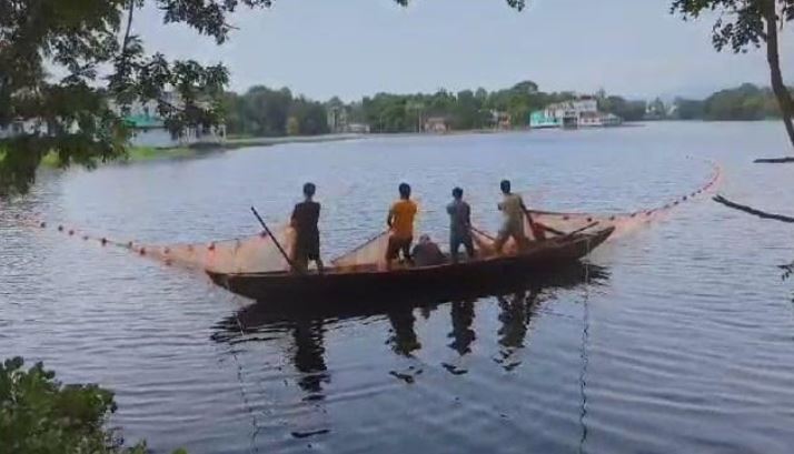 Fishing in Kaptai Lake resumes