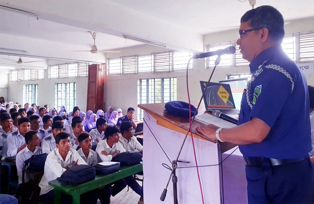'Awareness of school students crucial in controlling road accidents'