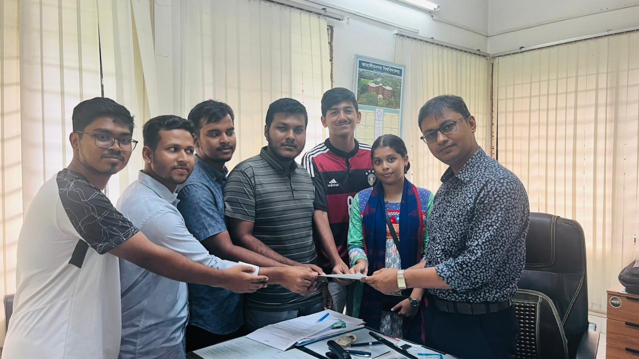 Freshers urge JU authorities to begin classes soon