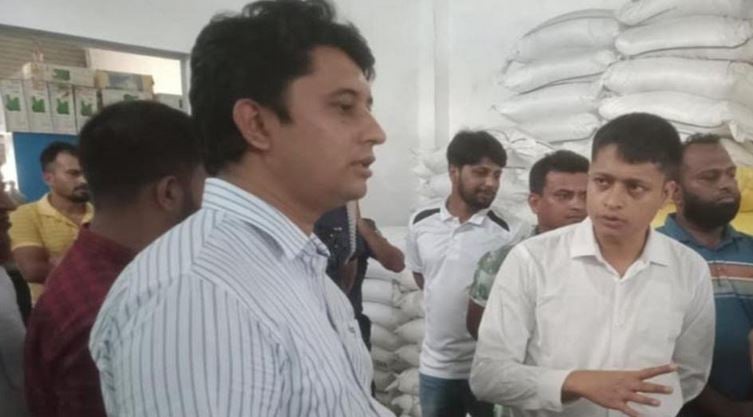 Mobile court fines two traders, seizes 375 sacks of fertilizer in Khulna