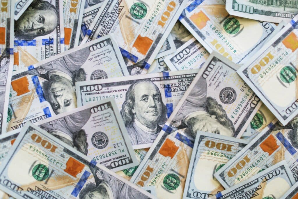BB buys $83m more from banks in dollar auction