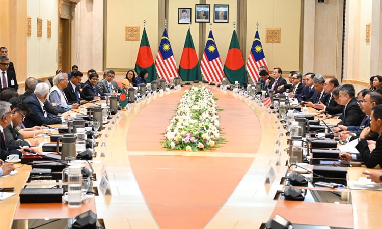 CA, Malaysian PM hold bilateral talks