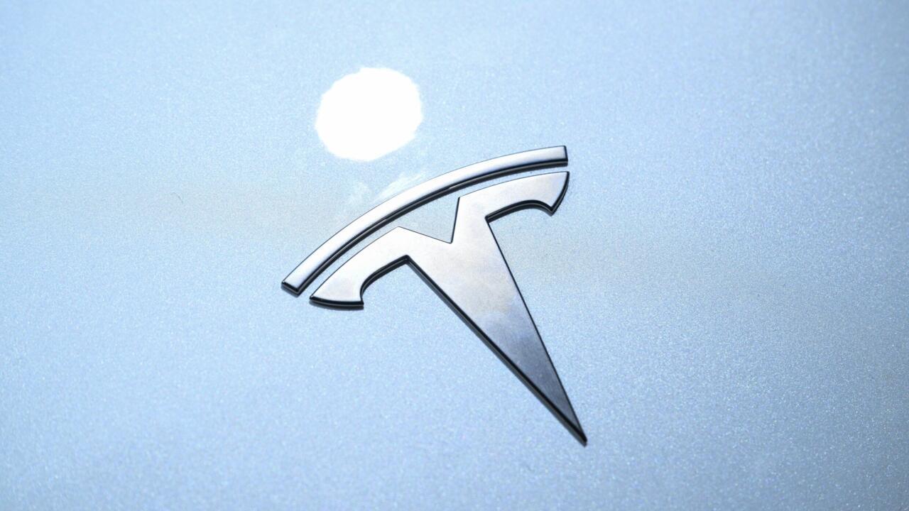 Eyeing robotaxis, Tesla hiring New York test car operator
