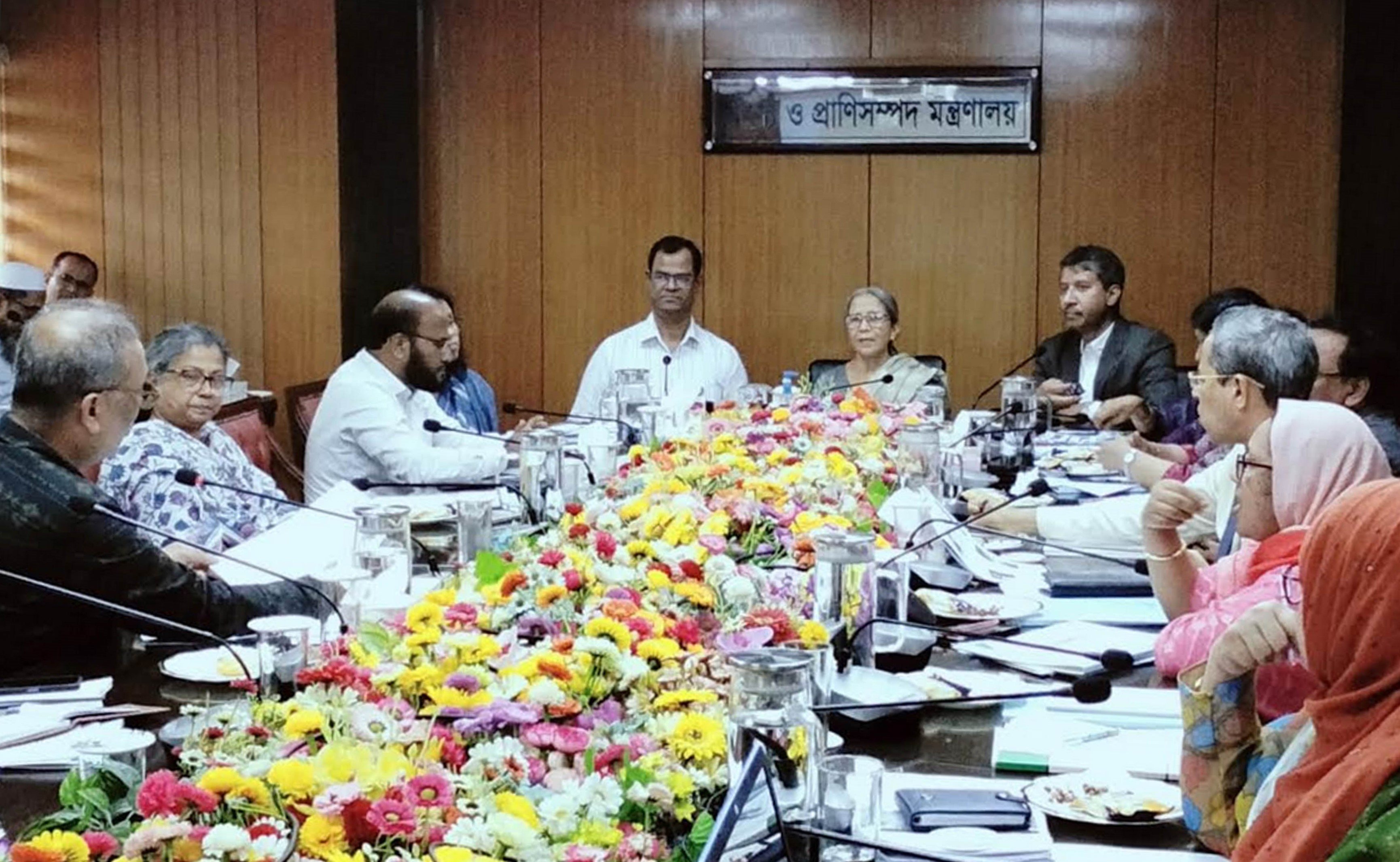 Govt decides to prepare action plan to control pesticide use in Haor regions