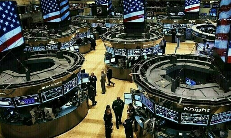 US stocks mixed after solid July retail sales