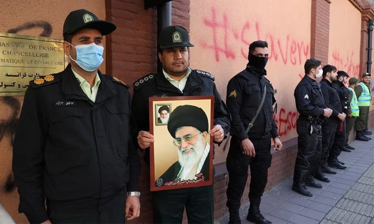 Iran policeman killed in clash in restive southeast