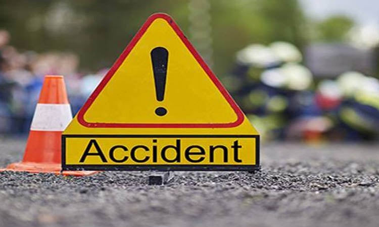 Woman killed in Narail road accident