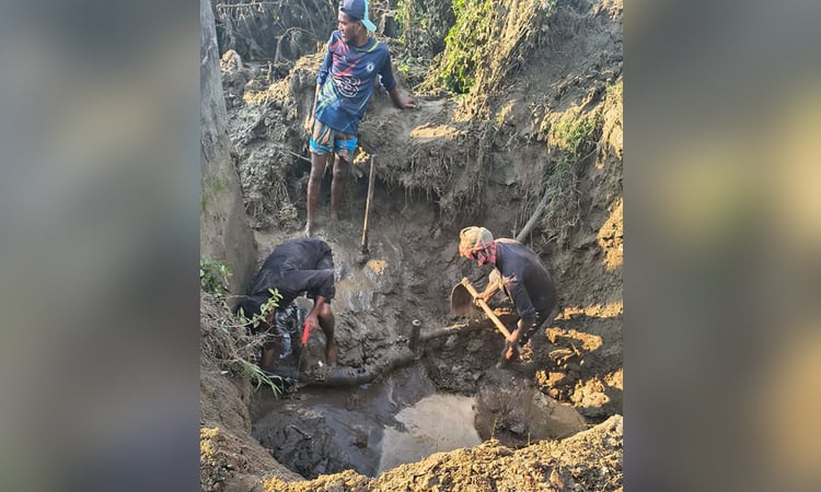 Titas disconnects illegal gas connections in Narayanganj, Savar