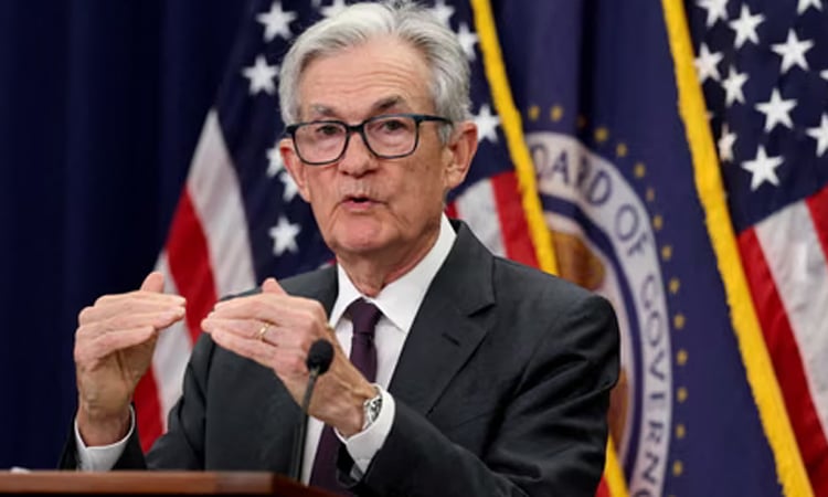 Stocks higher as investors await Fed chief speech