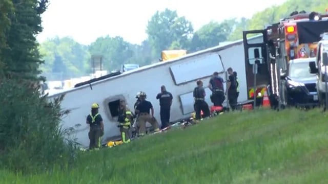 Five killed in New York state tourist bus crash